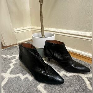 Lanvin 2010 Collection Black Leather Bootie. Short heel size 40- like brand new